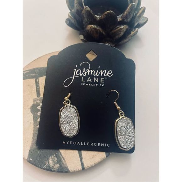 Cute WHITE GLITTER GOLD DANGLE EARRINGS - Picture 3 of 6